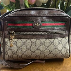 Gucci Shery line crossbody shoulder bag